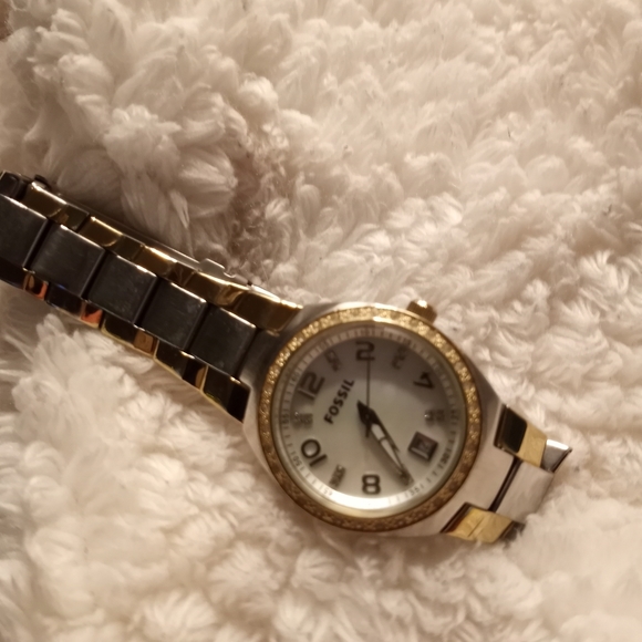 Fossil Watch - Picture 3 of 5
